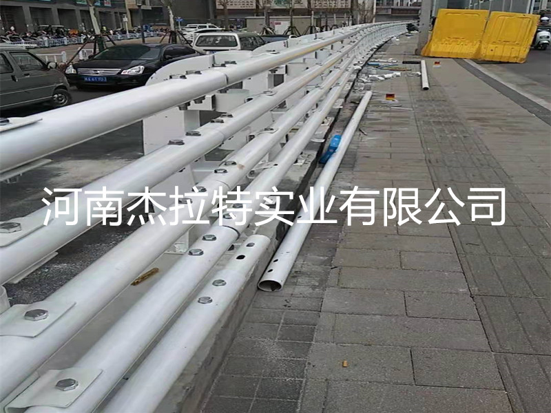 郑州市政道路防撞护栏美观大方